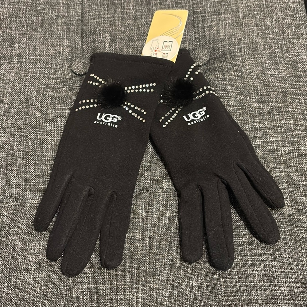 NWT Black Gloves
